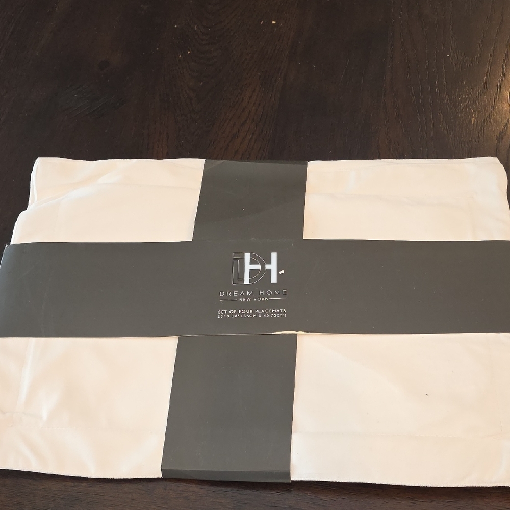 White Dining Table Linen